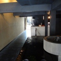 ヒカリヤ ニシ - 
