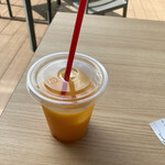 森の駅 富士山 - 100%オレンジジュース。フロートもありました。