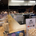 人類みな麺類 - カウンター席からの光景♪