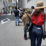 人類みな麺類 - さすがは日曜、大行列♪