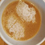 麺屋 武吉 - つけ汁に白ごはんを投下