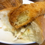 銀亭 中軽井沢店 - コロッケパン　断面図