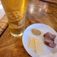 カルネジーオ イースト - 