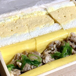 Kyou To Tsuburano - 出汁巻玉子サンドと九条ネギと牛肉の薄焼玉子サンド
