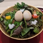 1000 - 鳥の巣に見立てたサラダ