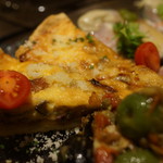 クロッキオ - ポルチーニ茸とベーコンのキッシュ、オリーブ