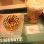 Krispy Kreme Doughnuts - クッキーバニラとアイスチョコレートトール