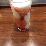 ドトールコーヒーショップ - いちごヨーグルンLサイズ（480円）