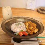 Kurieru Kafe - マッシュルームカレーとアイスほうじ茶ラテ