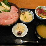 おいしい寿司と活魚料理 魚の飯 - 生本鮪大トロ丼