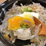 山海料理仁志乃 - 生しらす丼1100円