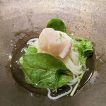 蓮心 - 10.帆立冷麺 かぼす果汁
      かぼす果汁の冷麺というなんとも爽やかな一品。