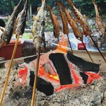 南原峡国際つり場 - 口から水が垂れなくなったら食べ頃