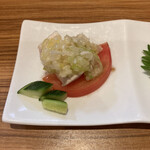 四川 China 八兵衛 - 蒸し鶏は葱ソースでサッパリと。めっちゃ柔らかくてうま〜い。