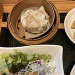 四川 China 八兵衛 - 大きな焼売