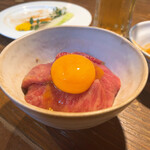 七輪焼肉 楽しいら - 和牛三角バラ ユッケ風