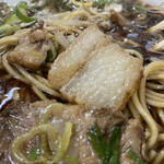 ラーメン 親爺 - ラーメン 750円 (うんまい脂身)