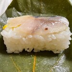 柿の葉すし本舗 たなか - あじ