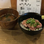 MAGURO GARAGE - ネギトロ炙り丼+赤だし風みそ汁