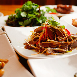 本場の味を楽しむ。お酒が進む！お得な前菜