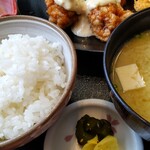 Sumibiyaki Raion - ご飯とお味噌