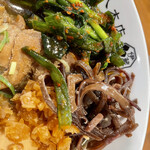 中華そば つけそば 伊蔵八本店 - バカニラ、キクラゲ、ニンニク