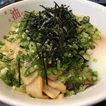 柿川亭 - 冷やし油そば（大盛り、税込み８５０円）