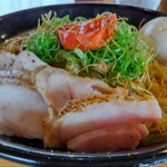 麺処 図鑑 - 特製地鶏鶏油の油そば(チャーシュー2種・玉子付き) 1300円