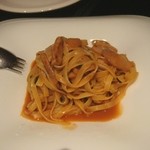 LUGALIS - トマトソースのパスタ、モチモチした食感がGOOD！