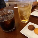 Oto珈琲 - アイスコーヒー、アップルジュース