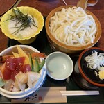 Tako Hachi - ちらし寿司