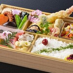 Kaiseki Gyarari Xi Karan - 【お弁当】花