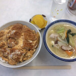 旭東洋 - カツ丼＋豚汁付き  910円税込