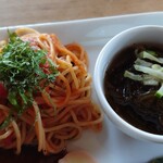 スモークハウス笑わず - スパゲッティと茄子の煮物