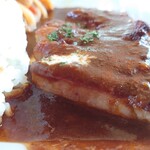 スモークハウス笑わず - ポークソテー　お肉自体は安物だと思われる。
しかしこのデミグラスソース、旨いねえ！