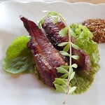 スモークハウス笑わず - スモークスペアリブのアップ　この凛々しい出で立ち♡