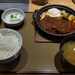 やよい軒 - 味噌かつ煮定食