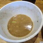 煮干し中華そば 一剣 - スープ割で