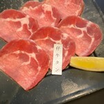 焼肉あらき - 仔牛柔らかタン（780円税込）
