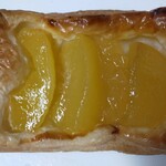 デイリーヤマザキ - ごろっとりんごのアップルパイ、袋から出します