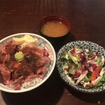 Bonten Gyokou - 肉丼750えん ミニサラダ100えん