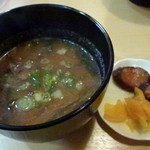 豚珍漢 - 味噌汁・香物