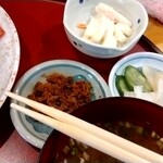 Shokusai Roman Hotaru - 小鉢が嬉しい　マグロのフレークが美味い