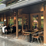 ベーカリー&レストラン 沢村 - ハルニレテラスにあるお店