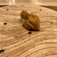 秀徳本店恵 - 雲丹、軍艦じゃなく握りだと味がダイレクトにくる