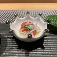 鮨 双海 - 塩漬けトマトしらすのせ