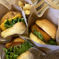くわっ このハンバーガーを作ったのは誰だ By まっくい ぷちぷちバーガー 富良野 ハンバーガー 食べログ
