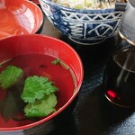 お食事 ほづみ - ワカメが入ったお吸い物
