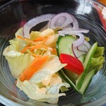 お食事 ほづみ - サラダは普通に美味しかったです。が、小生としてはサラダよりお新香のほうが欲しかったかな。