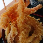 お食事 ほづみ - 〇海老天×3 〇ズッキーニの天ぷら×1 〇かぼちゃ天×3 〇タマネギのかき揚げ×1 〇エノキのかき揚げ×1 〇ナス天×1 〇とり天×1 〇ちくわ天×1 〇白身魚の天ぷら×1 〇シソの天ぷら×1　　　　のビジュアル！